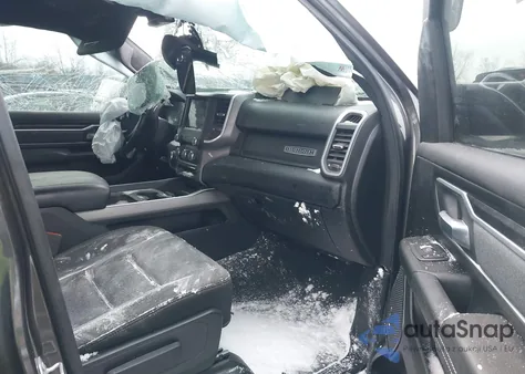 2021 Ram 1500 Big Horn 4X4 5'7 Box из США, поврежденный, VIN 1C6SRFFT7MN520750